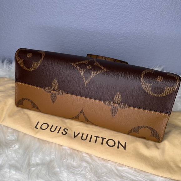 LOUIS VUITTON ON THE GO -MM Size in Monogram Reverse - Picture 14 of 16